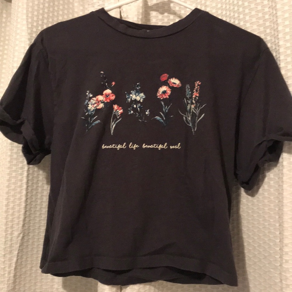 Dark grey “beautiful life beautiful soul” tee
